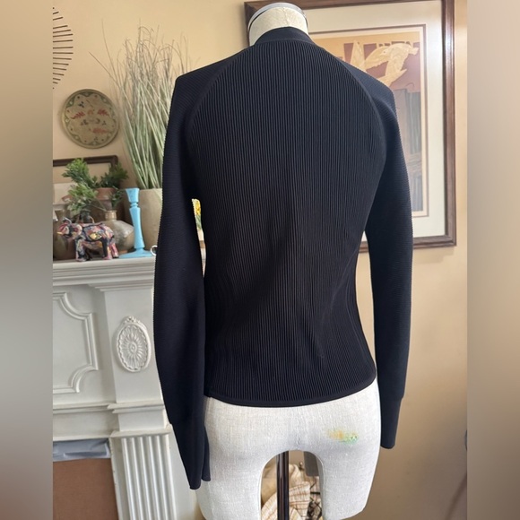 Lululemon Lightweight Ribbed Knit Jacket in black size M - Picture 10 of 16